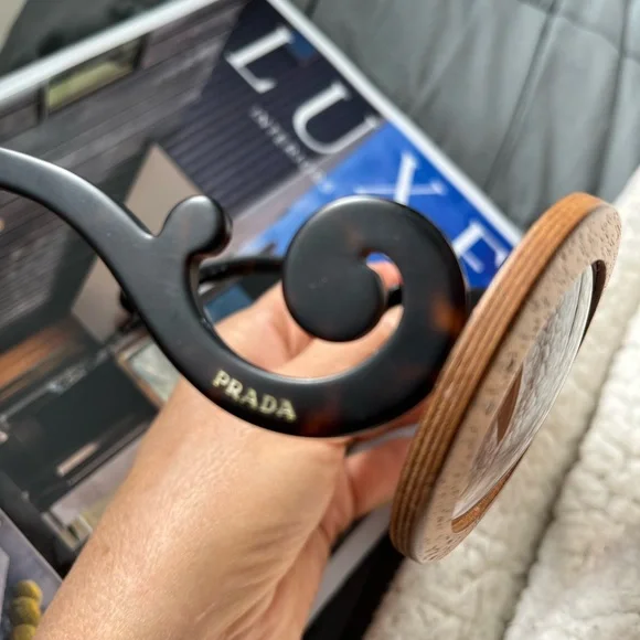 Prada baroque sunglasses SPR27R. Wood and tortoise. - Picture 8 of 9